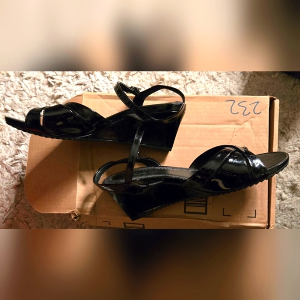 Brand New Easy Spirt Women Sandal Patent Leather